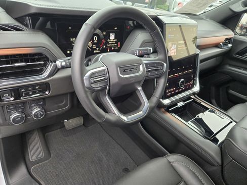 Certified 2025 GMC Yukon Denali image 13