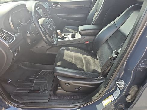 Used 2018 Jeep Grand Cherokee Altitude AWD/4WD image 2