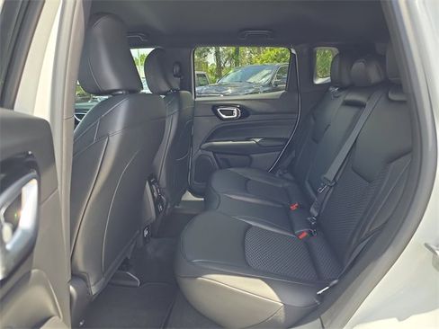 New 2025 Jeep Compass Latitude w/ Altitude Special Edition image 13