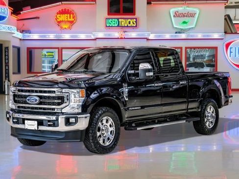 Used 2021 Ford F250 Lariat w/ Chrome Package image 2