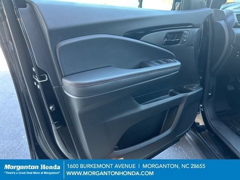 Used 2025 Honda Passport Black Edition image 13