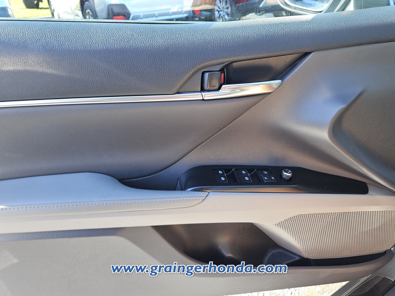 Used 2020 Toyota Camry XLE FWD image 23