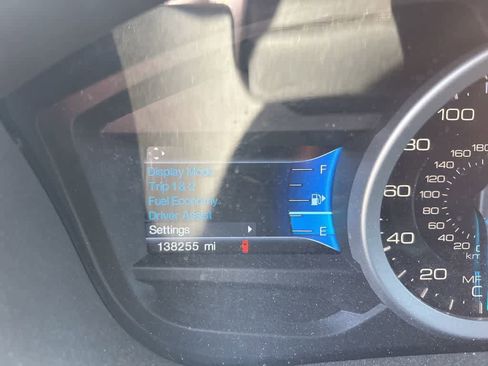 Used 2014 Ford Explorer XLT w/ Equipment Group 202A AWD/4WD image 9