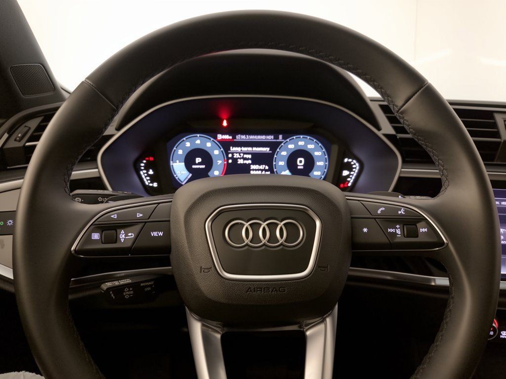 Used 2025 Audi Q3 2.0T Premium w/ Convenience Package AWD/4WD image 10