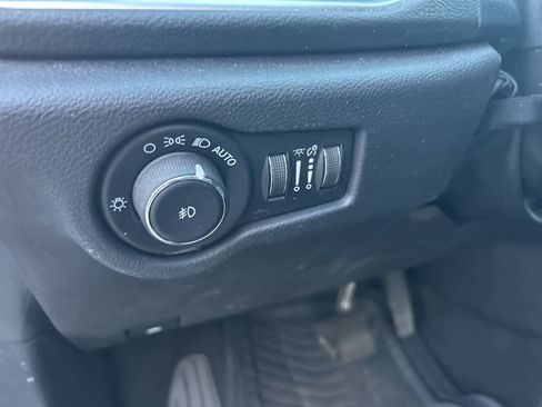 Used 2020 Chrysler Pacifica Limited w/ Advanced Safetytec Group image 44