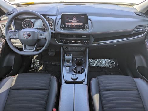 Certified 2025 Nissan Rogue SV image 15