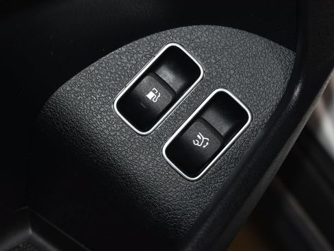 Used 2024 Mercedes-Benz GLE 450e 4MATIC image 7
