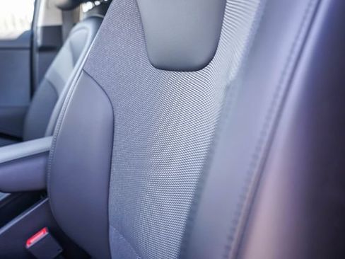 Certified 2025 Kia Niro EX FWD image 26