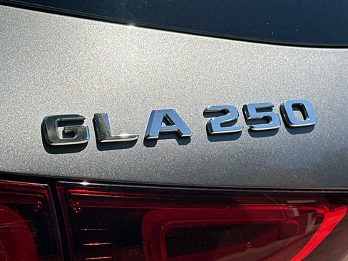 Certified 2023 Mercedes-Benz GLA 250 w/ Premium Package image 37