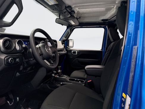 Used 2023 Jeep Wrangler Unlimited Sport AWD/4WD image 10