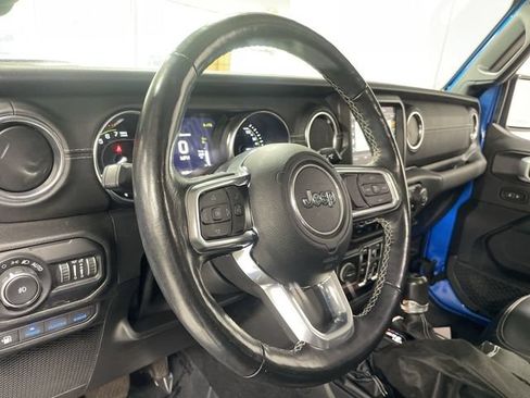 Used 2021 Jeep Wrangler Unlimited Sahara w/ Cold Weather Group AWD/4WD image 16