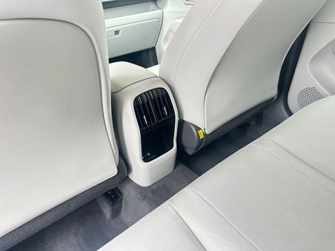 Used 2025 Hyundai Kona SEL image 24