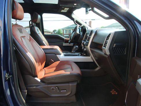 Used 2019 Ford F150 King Ranch w/ Equipment Group 601A Luxury AWD/4WD image 10