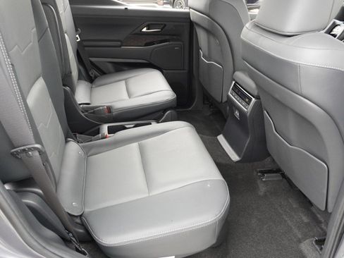 Used 2024 Lexus GX 550 AWD/4WD image 34