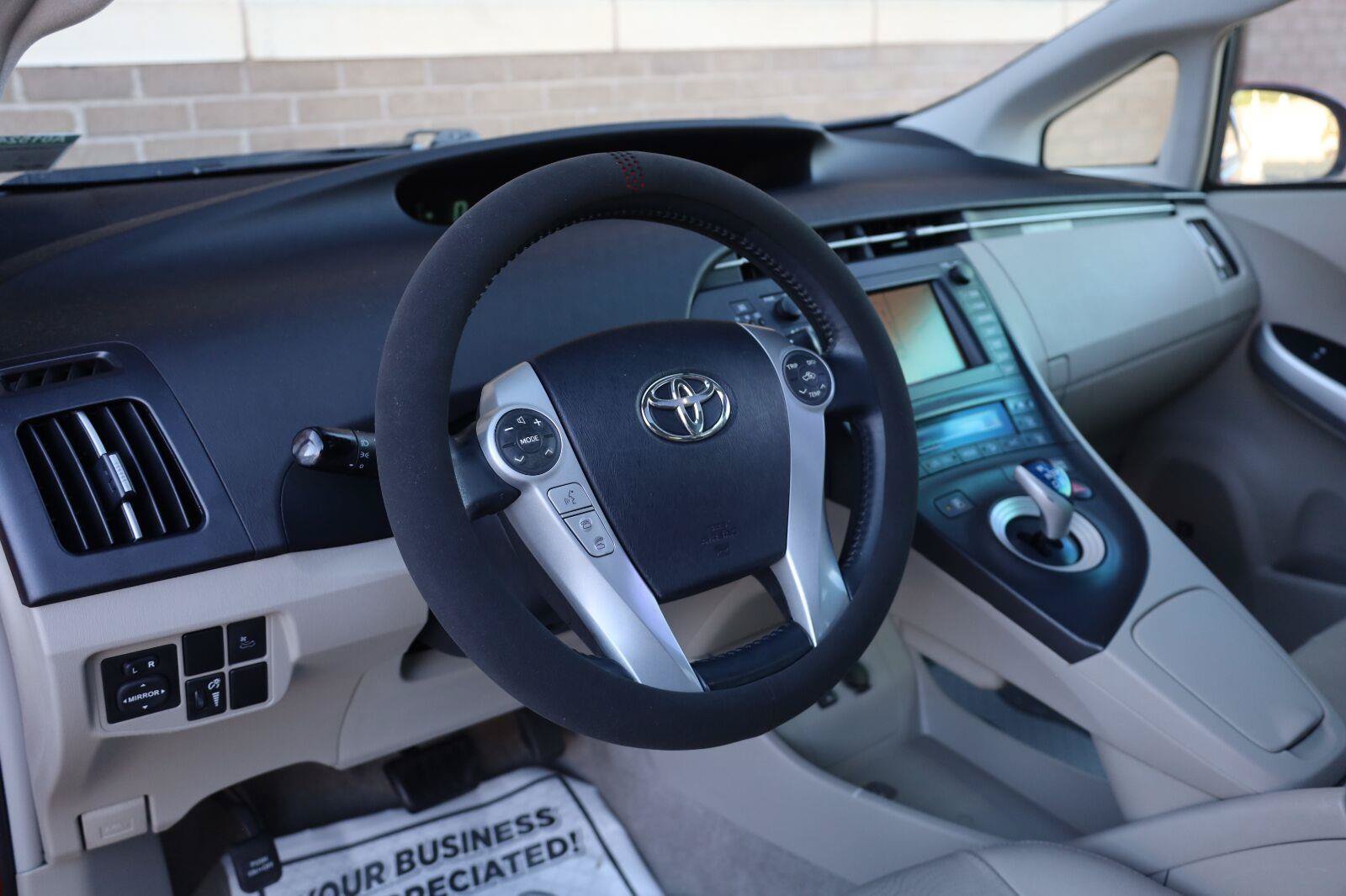 Used 2010 Toyota Prius Four w/ Solar Roof Pkg FWD image 16