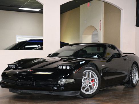 Used 2003 Chevrolet Corvette Z06 w/ Memory Package, 3 Drivers RWD image 4