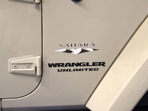 Certified 2016 Jeep Wrangler Unlimited Sahara w/ Max Tow Package image 29