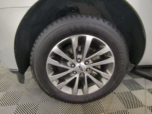 Used 2019 Ford Expedition Max XLT AWD/4WD image 17