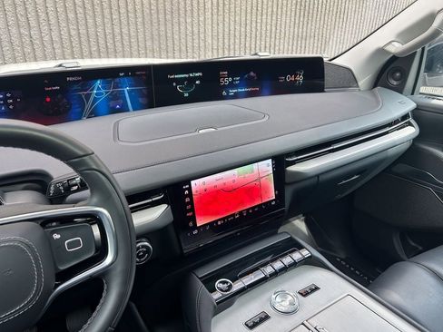 Certified 2025 Lincoln Navigator L Reserve AWD/4WD image 31