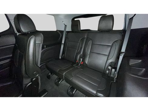 Used 2020 GMC Acadia SLT AWD/4WD image 16