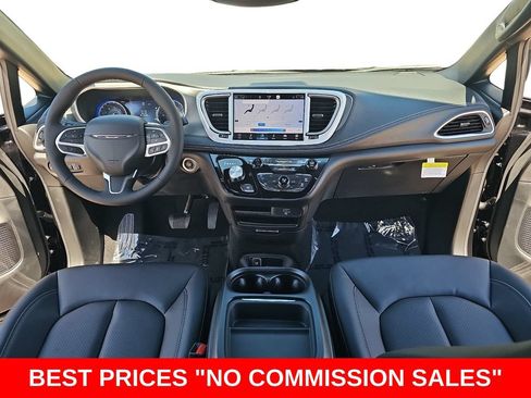New 2027 Chrysler Pacifica Select FWD image 9