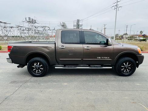 Used 2014 Nissan Titan SL w/ SL Moonroof Package image 6