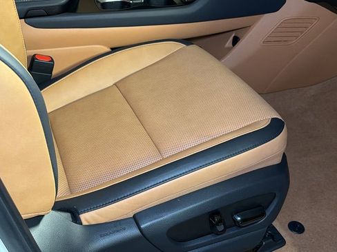 Certified 2023 Lexus RZ 450e Premium w/ Technology Package image 11