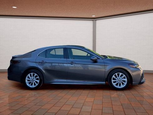 Used 2024 Toyota Camry SE FWD image 4