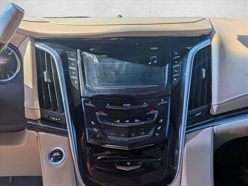 Used 2018 Cadillac Escalade Platinum image 13