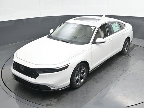 New 2025 Honda Accord EX-L image 34