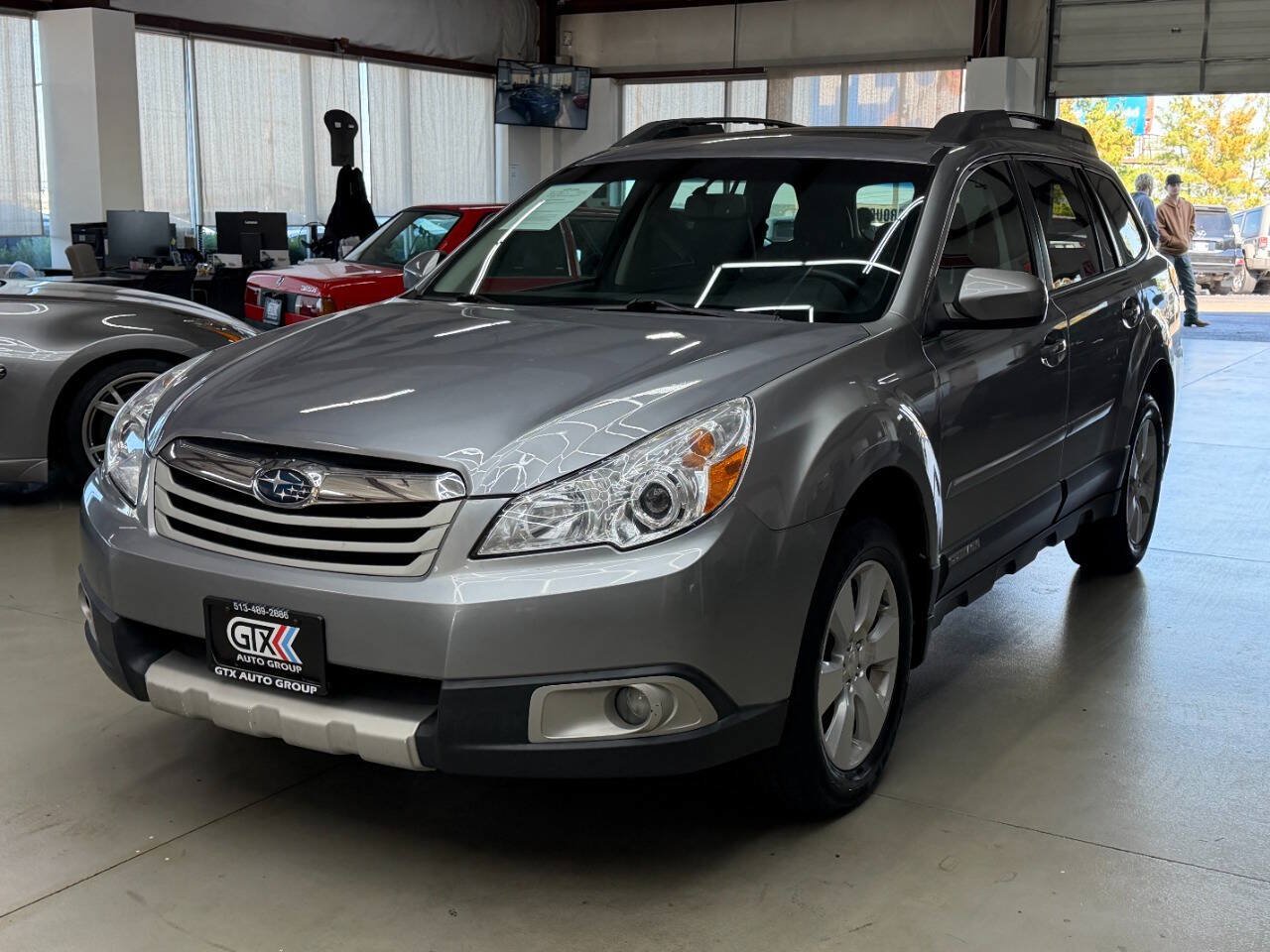 Used 2011 Subaru Outback 3.6R Limited AWD/4WD image 5