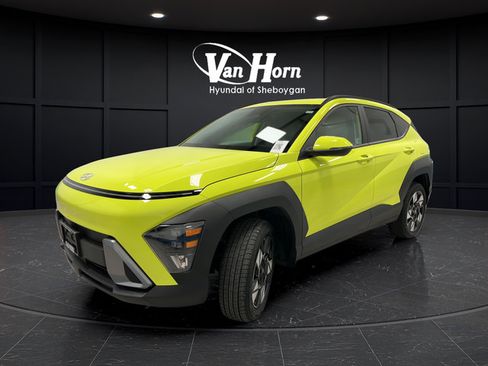 Used 2024 Hyundai Kona SEL w/ Convenience Package AWD/4WD image 3