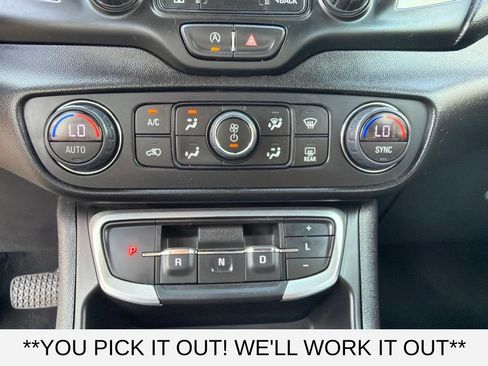 Used 2024 GMC Terrain SLT AWD/4WD image 14
