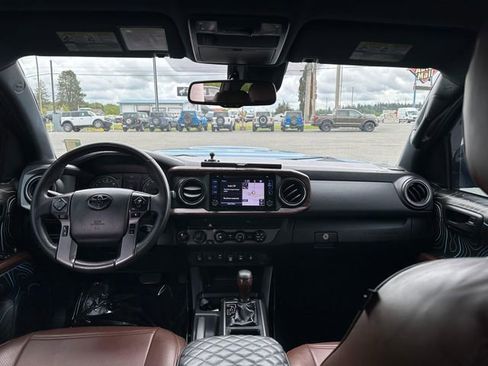 Used 2019 Toyota Tacoma TRD Sport w/ Technology Package AWD/4WD image 25
