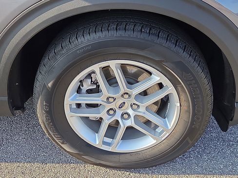 Certified 2025 Ford Explorer Active image 7