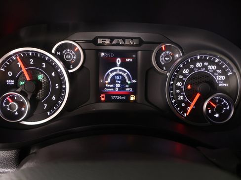 Used 2026 RAM 2500 Big Horn AWD/4WD image 4