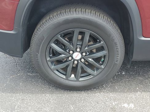 Used 2018 GMC Acadia SLT w/ LPO, Floor Liner Package FWD image 9