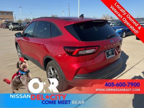 Used 2025 Ford Escape ST-Line AWD/4WD image 3
