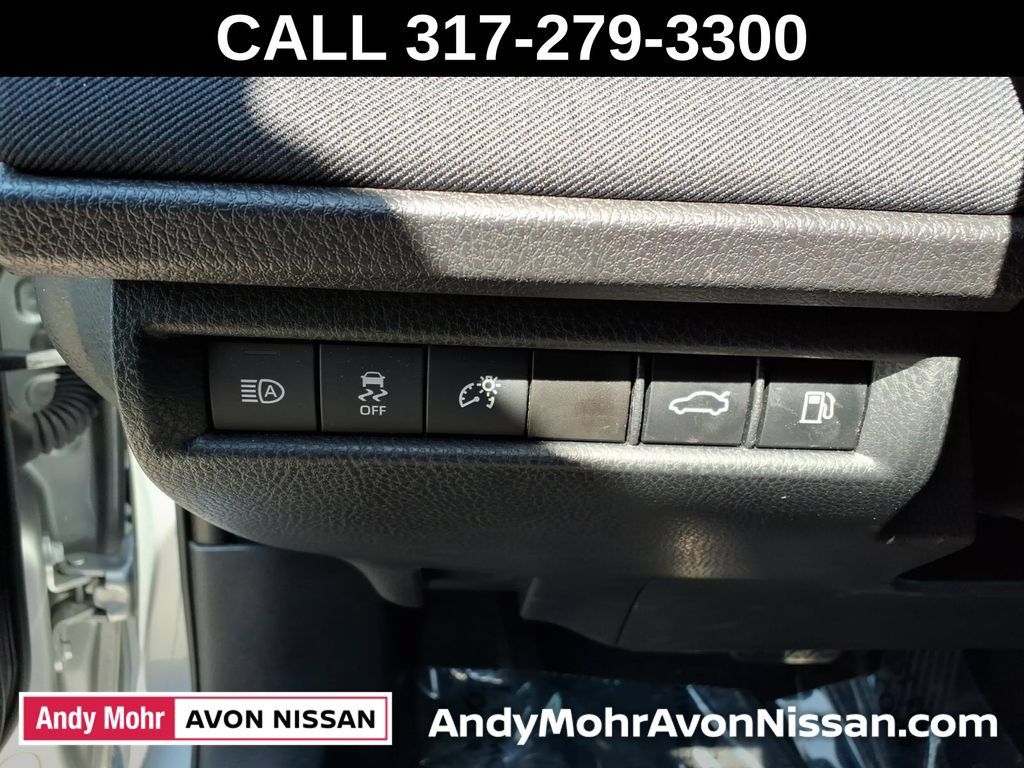Used 2025 Toyota Camry LE FWD image 21