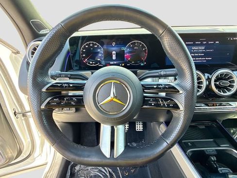 Used 2024 Mercedes-Benz GLB 250 image 39