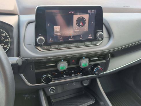 Used 2022 Nissan Rogue S image 14