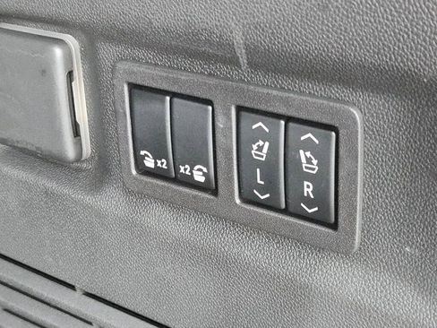 Used 2023 GMC Yukon XL Denali Ultimate image 21