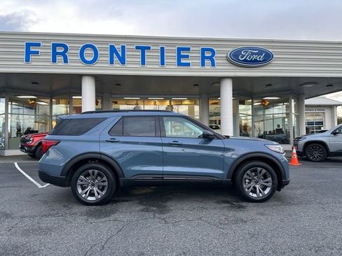 New 2026 Ford Explorer Active w/ Active Comfort Package image 2