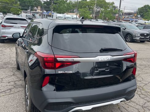 Used 2023 Kia Seltos LX AWD/4WD image 13