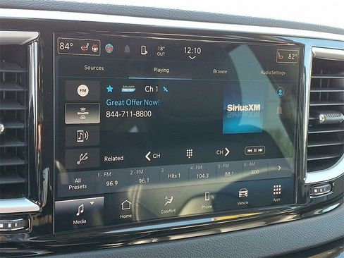 Used 2024 Chrysler Pacifica Touring-L image 16