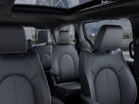 New 2026 Chrysler Pacifica Limited AWD/4WD image 26