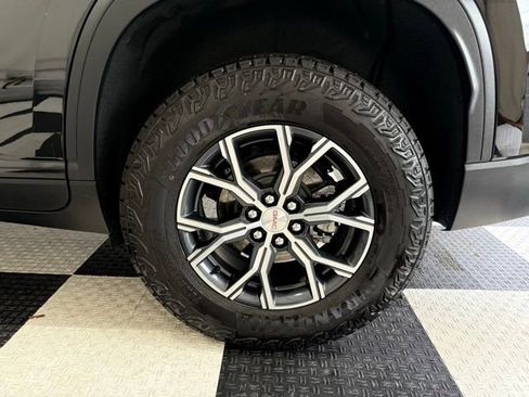 Used 2025 GMC Acadia AT4 image 11