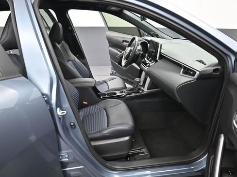 Used 2024 Toyota Corolla Cross XSE w/ Convenience Package image 36