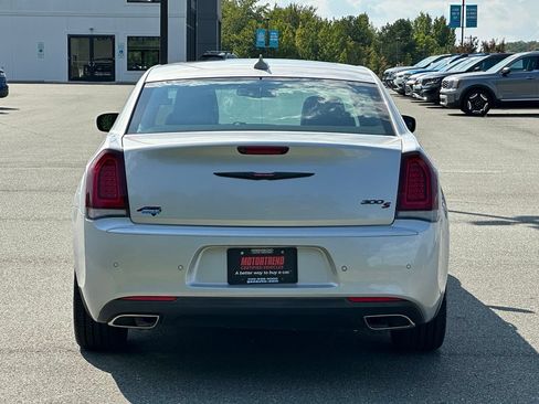 Used 2022 Chrysler 300 S RWD image 6
