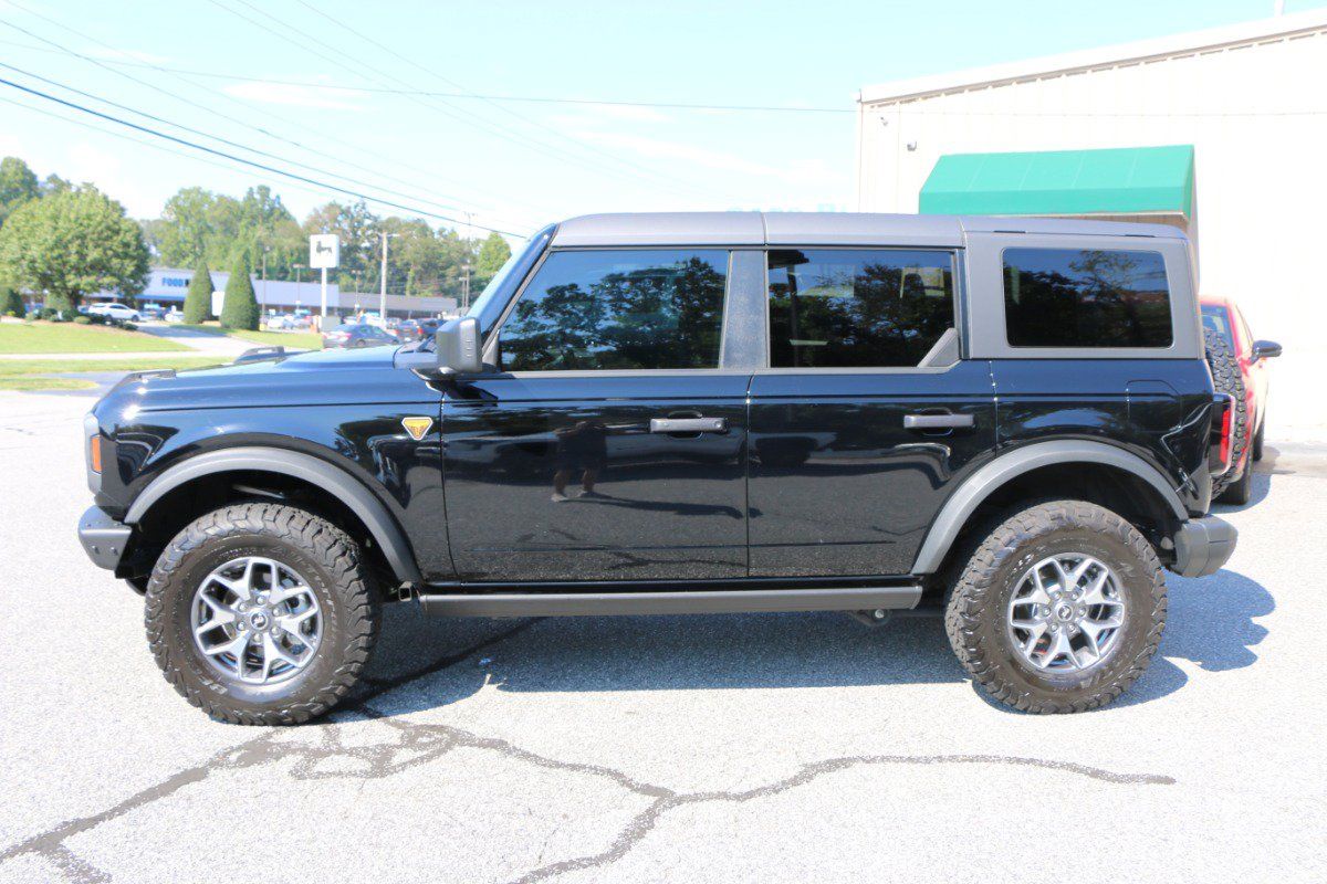 Used 2025 Ford Bronco Badlands AWD/4WD image 2